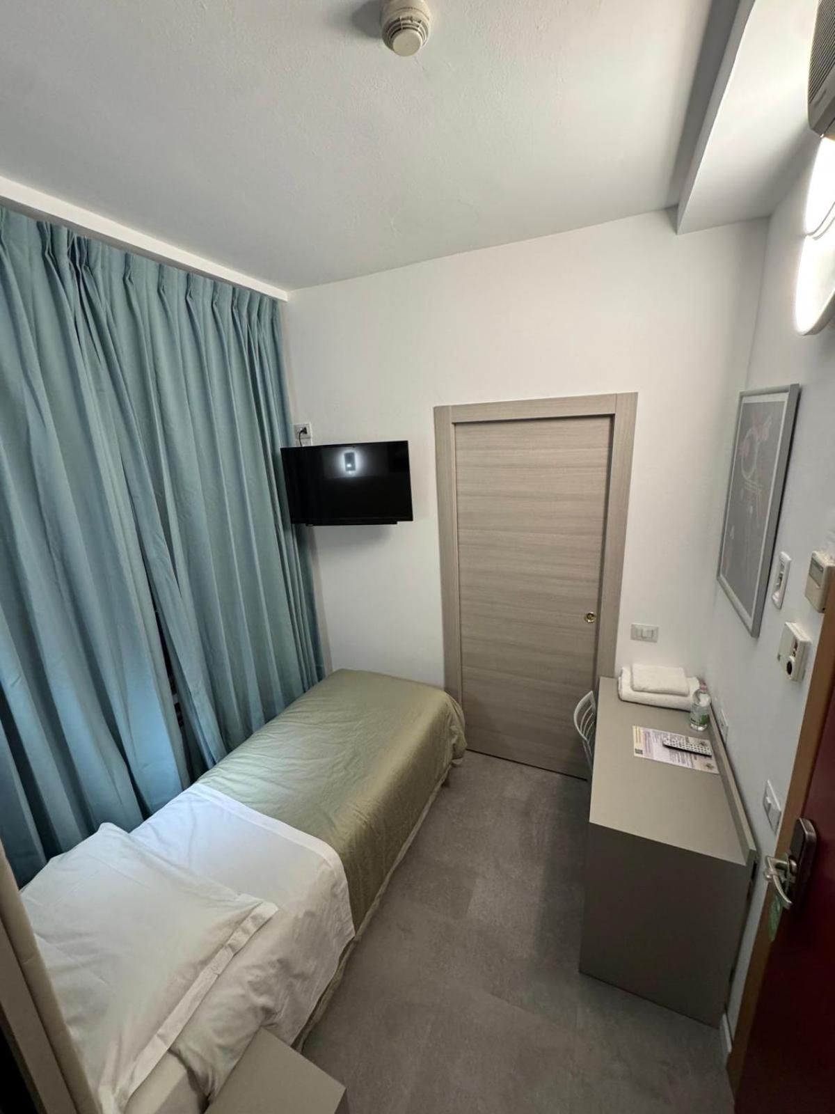 Hotel Parma Milano Rum bild